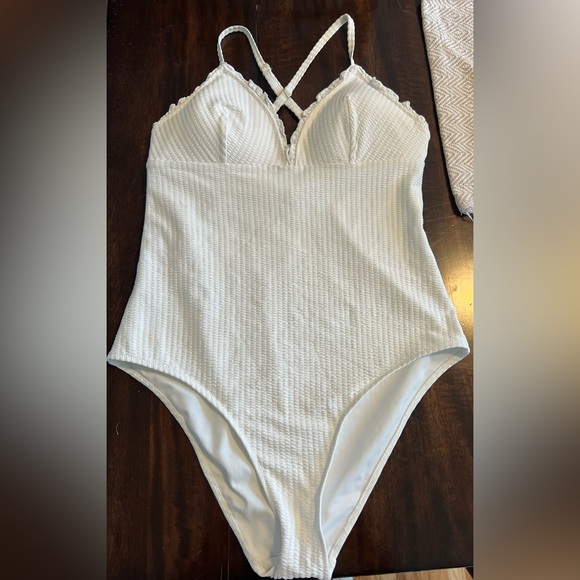 H&M one piece bathing suit - Picture 1 of 3
